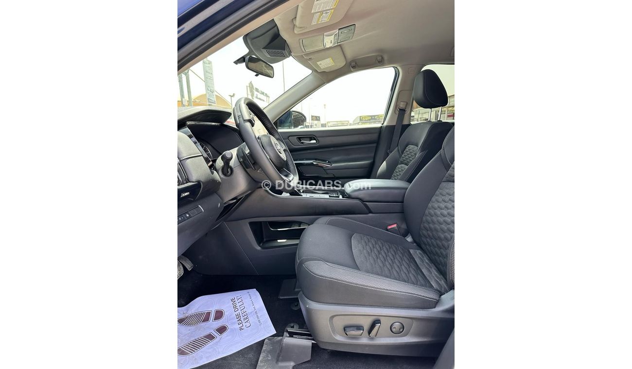 Nissan Pathfinder SV