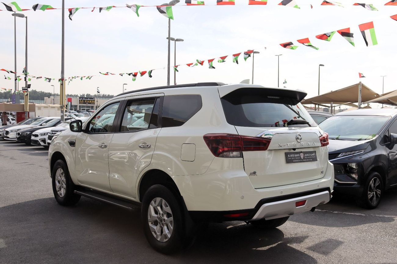 نيسان إكستيرا SE 2.5L RWD