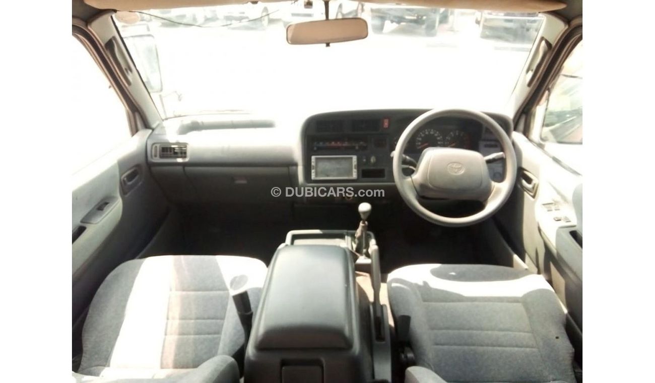 تويوتا هاياس TOYOTA HIACE VAN RIGHT HAND DRIVE(PM17764)