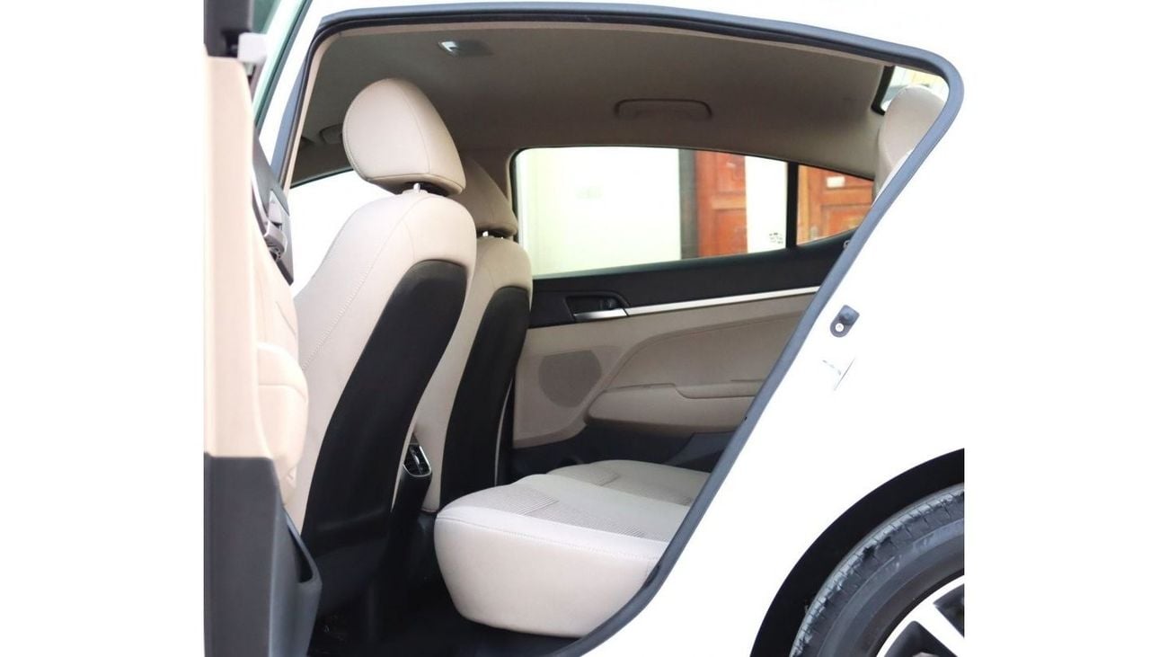 Hyundai Elantra GLS 2019 (GCC ) very good condition without accident