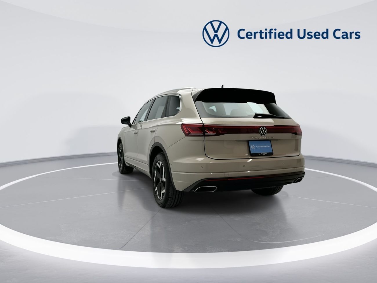 Volkswagen Touareg 3.0T TL (340 HP) Touareg Elegance + (REF#02757) - 44,100 AED SAVINGS from New Car