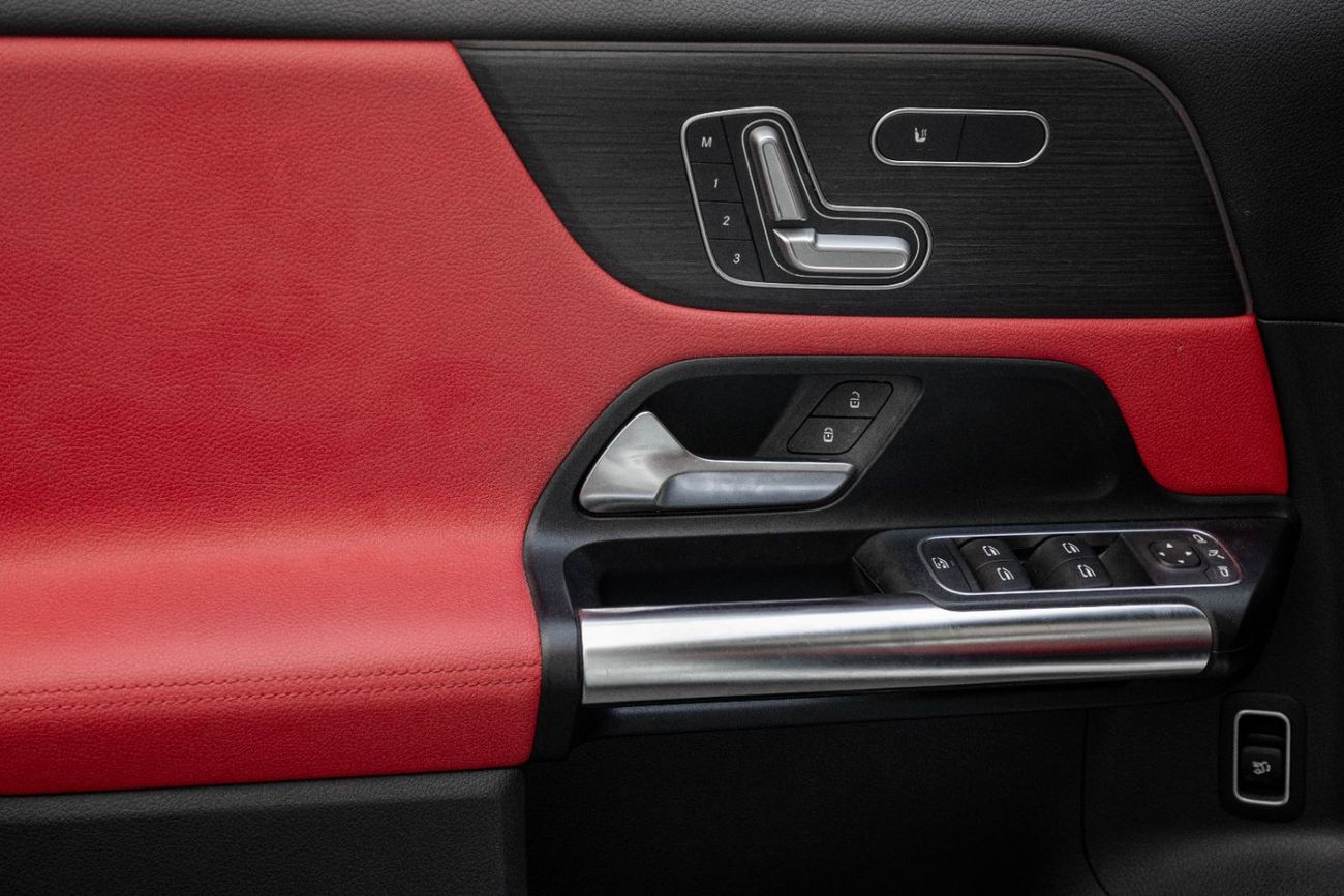 Mercedes-Benz GLA 200 200 AMG | 2,840 P.M  | 0% Downpayment | Agency Warranty!