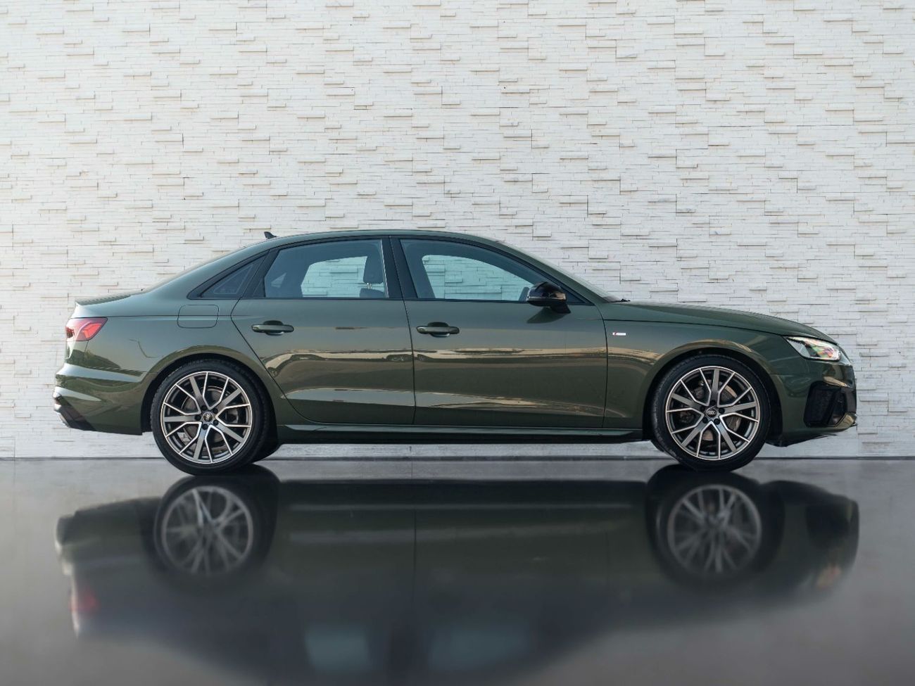 أودي A4 35 TFSI S Line 2.0L