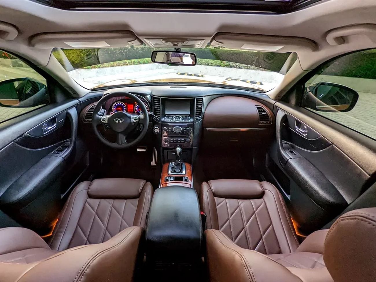 إنفينيتي FX50 Sport GCC Specs Very Clean Agency Mint Condition V8 Premium Luxury SUV
