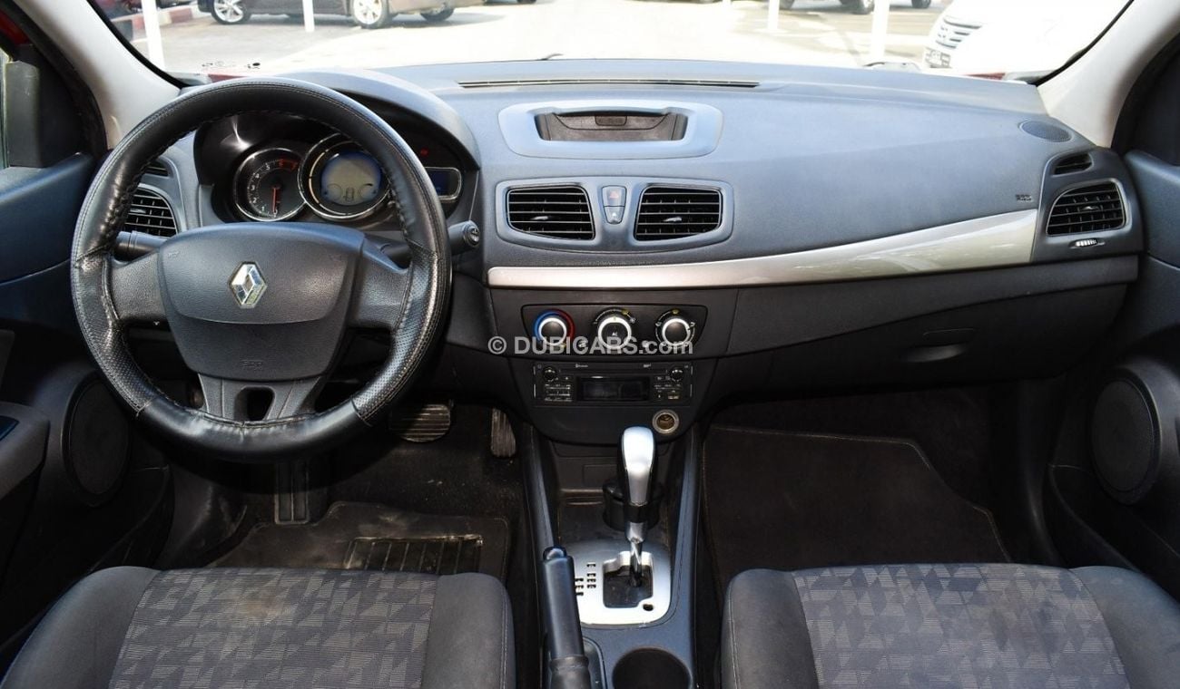 رينو فلوينس موديل 2014 خليجى لون أحمر بدون حوادث سنتر لوك تكييف باور راديو FM بحالة ممتازة