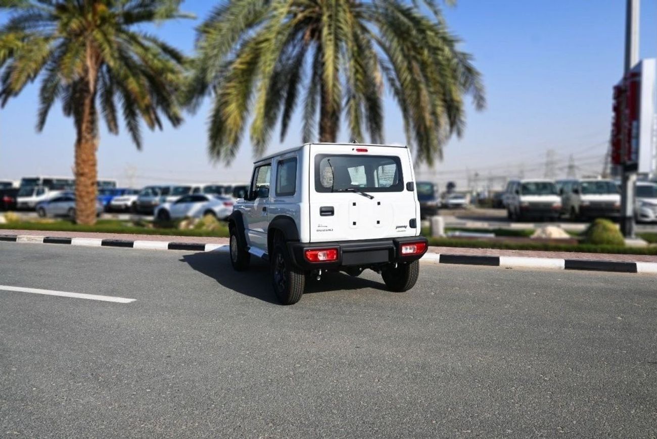 سوزوكي جيمني سوزوكي جيمني موديل 2024 بنزين 1.5 لتر ناقل الحركة يدوي ابيض من الخارج اسود من الداخل