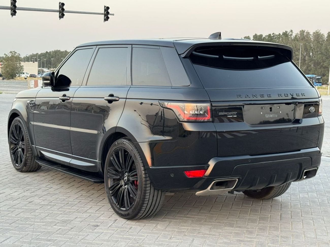 Land Rover Range Rover Sport HSE DYNAMIC RANGE ROVER SPORT FULL OPTION Dynamic Black P525 5.0L