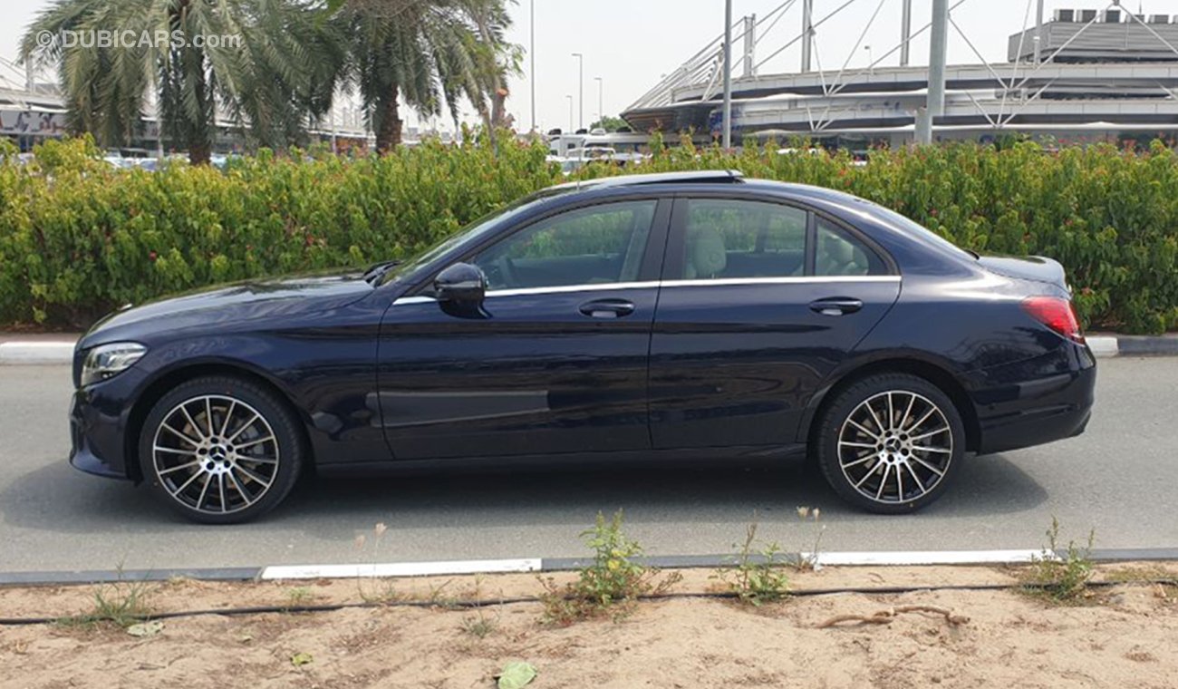 مرسيدس بنز C200 AMG ,2020مطابقة للمواصفات الخليجية 0 كم مع ضمان ثلاث سنوات او 100 الف