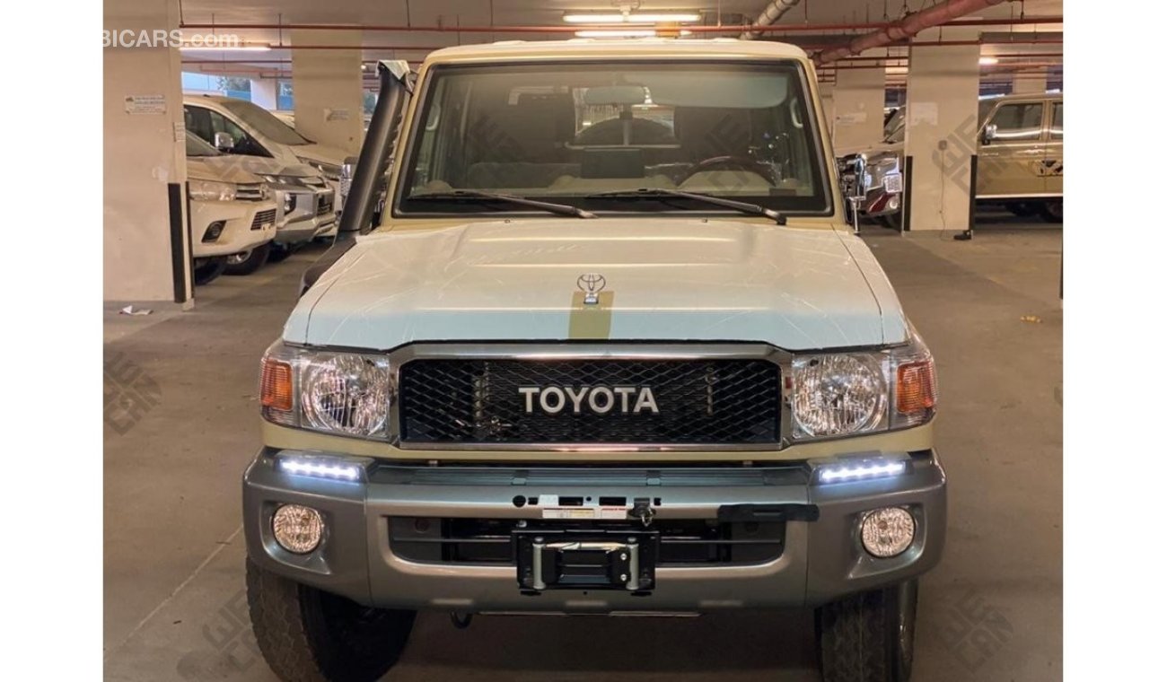 Toyota Land Cruiser Pick Up LX- E2S DC  ( ONLY FOR EXPORT )