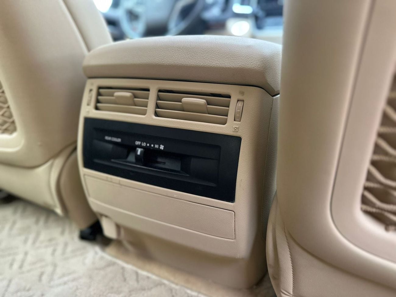 Toyota Land Cruiser VXR 4.6L 4WD