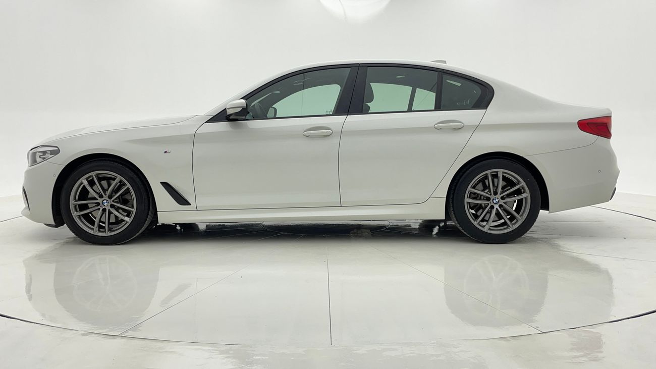 بي أم دبليو 520i M SPORT 2 | بدون دفعة مقدمة | اختبار قيادة مجاني للمنزل