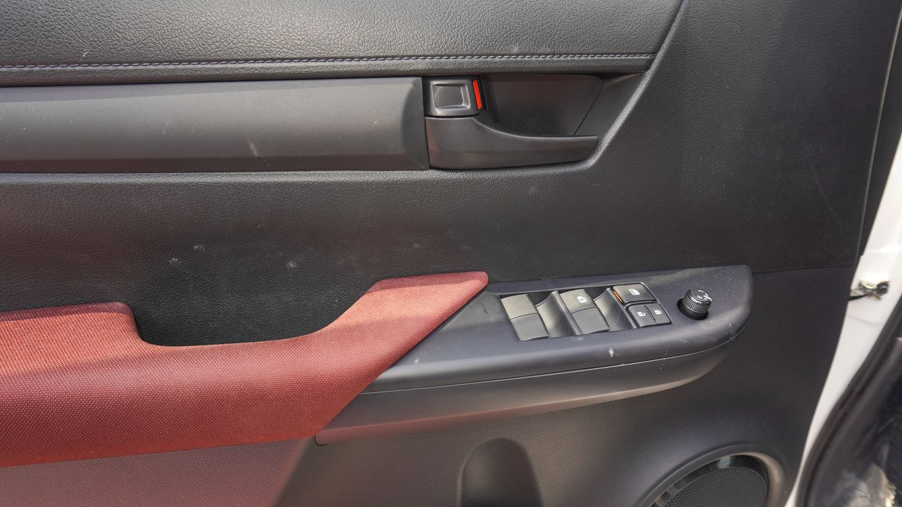 Toyota Hilux 2.4L Diesel A/T