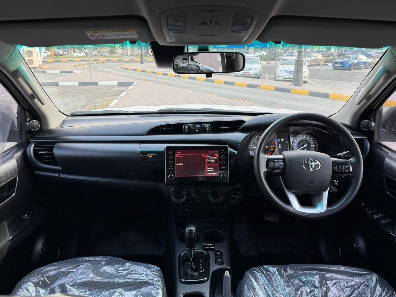 تويوتا هيلوكس Facelift SR Right Hand Drive