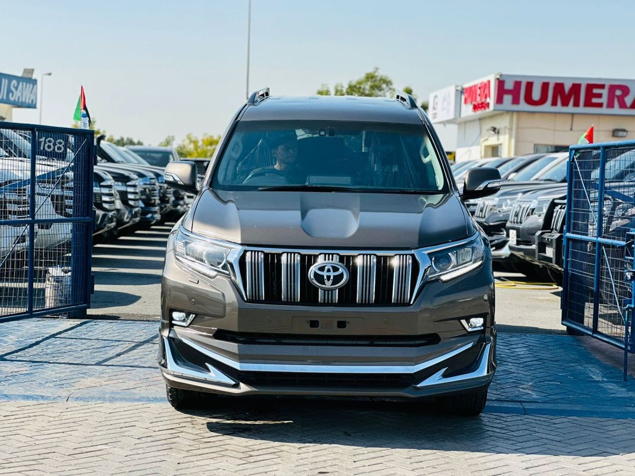 Toyota Prado Toyota Prado 2017 golden colour RHD diesel engine 7 seaters