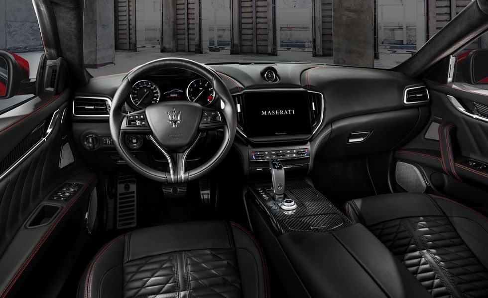 Maserati Ghibli exterior - Cockpit