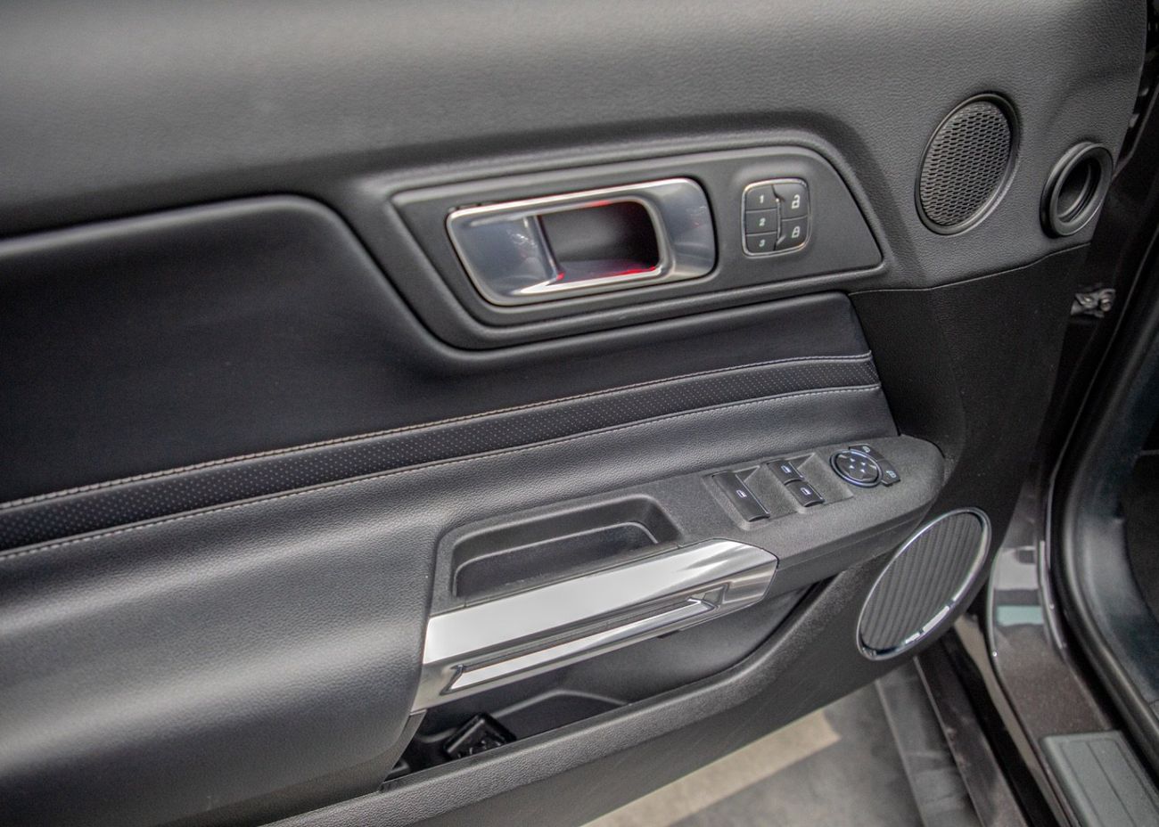 Ford Mustang GT Premium 5.0L V8