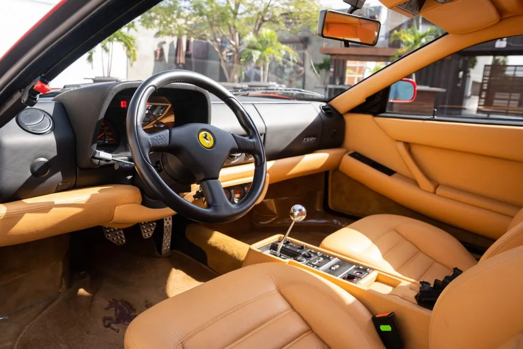 Ferrari 512 interior - Cockpit