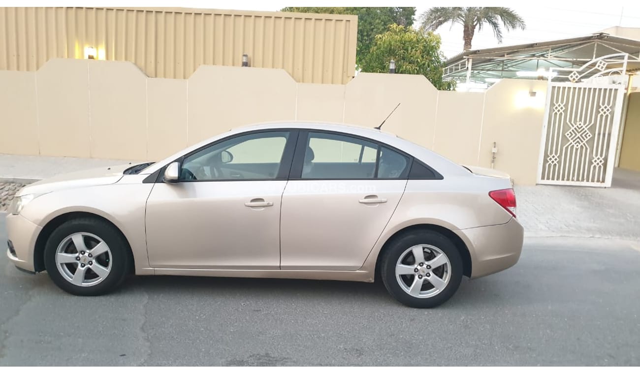 Chevrolet Cruze 2011 *** GCC *** EXCELLENT CONDITION  *** NO SILLY OFFERS ***
