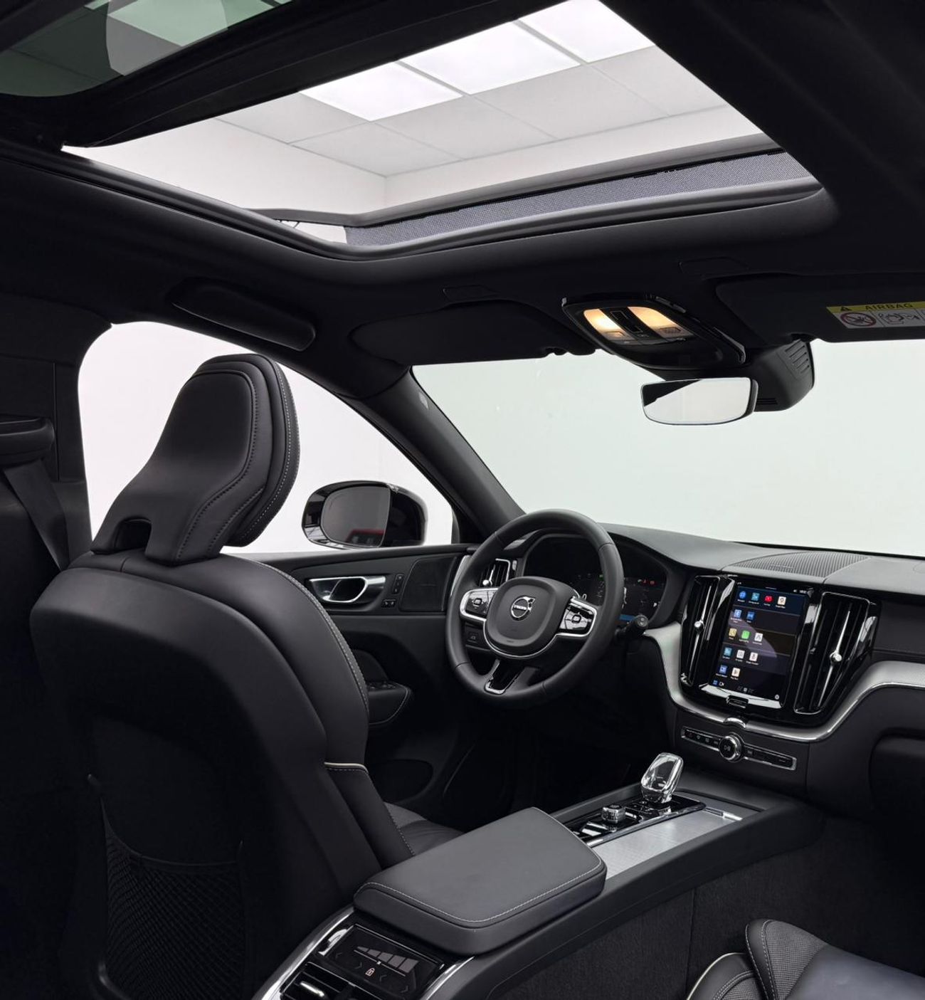 فولفو XC 60 2.0T B5 MHEV R Design (AWD) 2023 Volvo XC60 B5 Dark Edition, Warranty Till 31-05-2026, Service Inclu