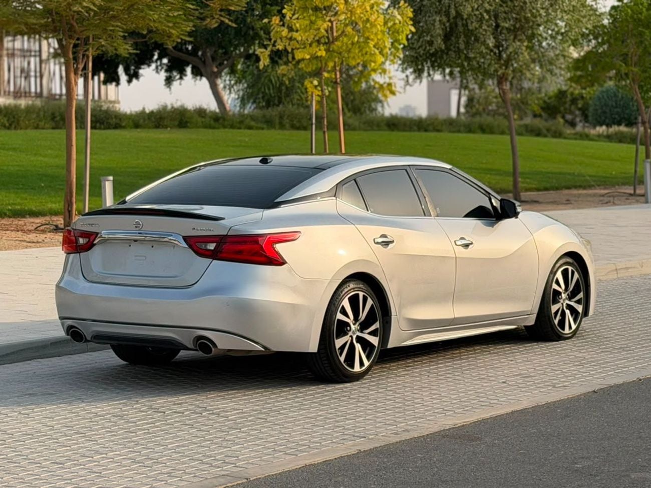 Nissan Maxima PLATINUM (NON GCC)