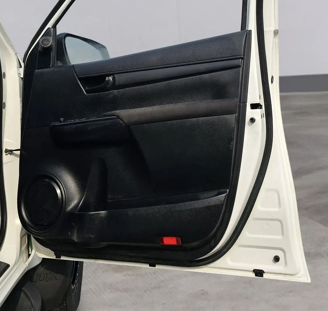 Toyota Hilux 4X4 Diesel 2.8L Right Hand Drive (RHD)