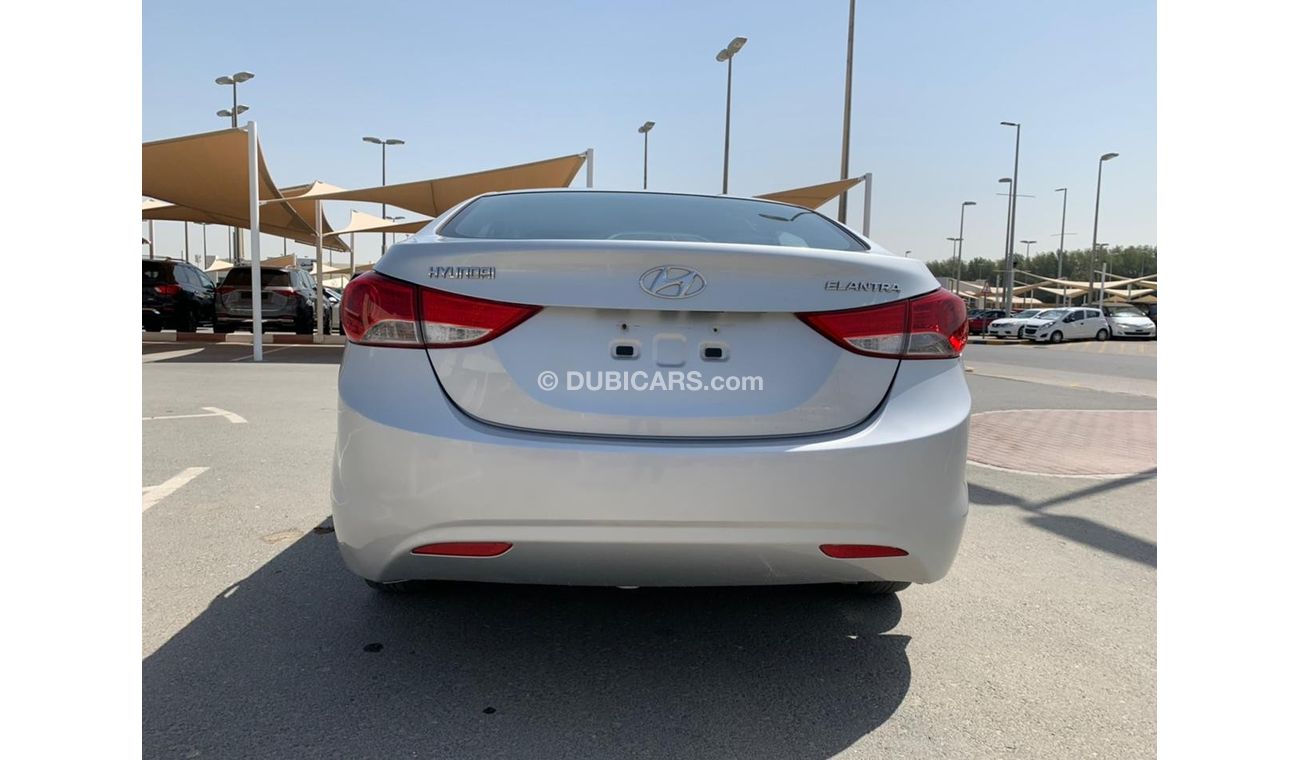 Hyundai Elantra Hyundai elantra 2014 gcc 1.8 full automatic for sael