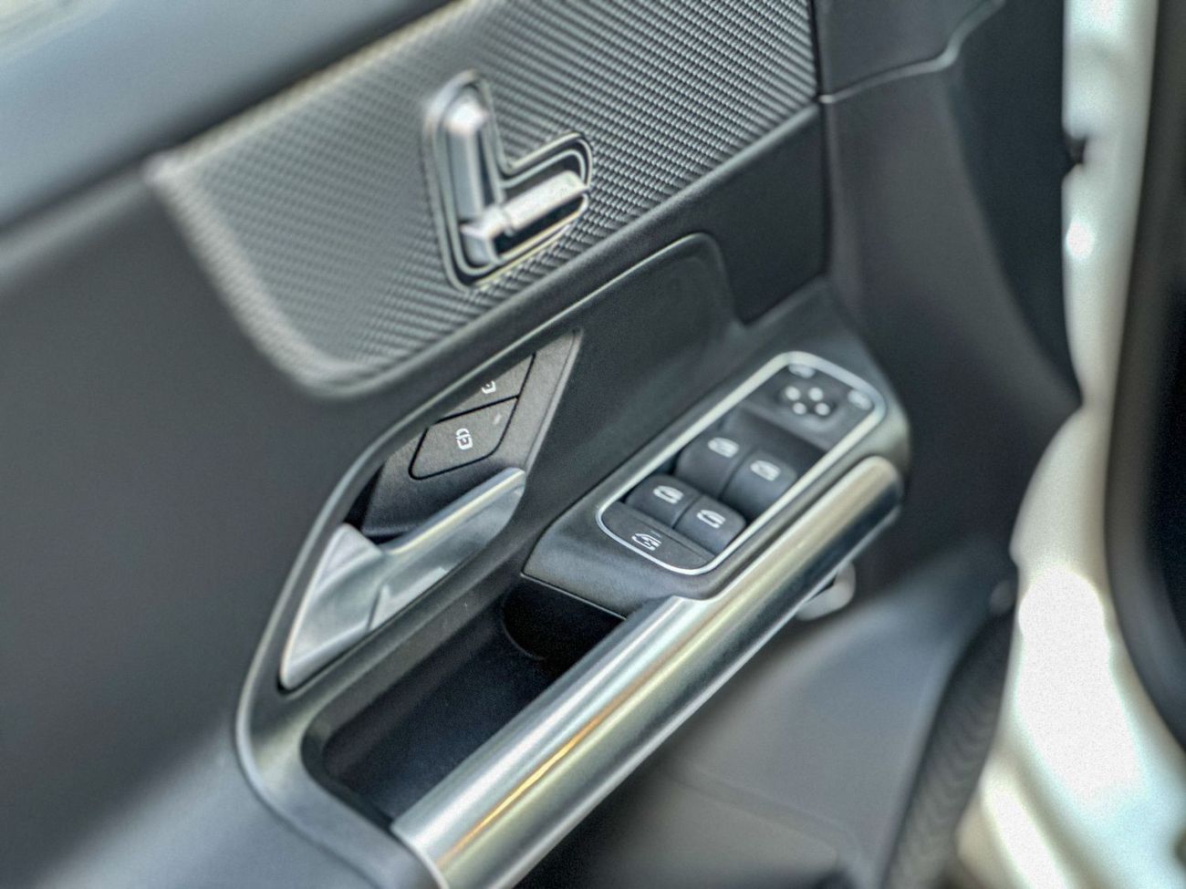 Mercedes-Benz GLA 200 2025 New Mercedes-Benz GLA 200 / 1.3L Turbo