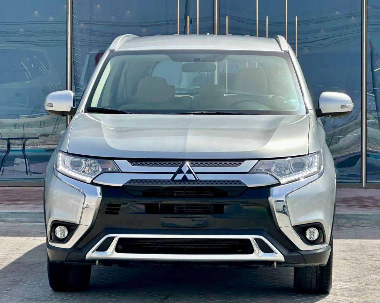 Mitsubishi Outlander GLX 2.4L 960-Monthly l GCC l 4wd, Cruise, Camera l Accident Free