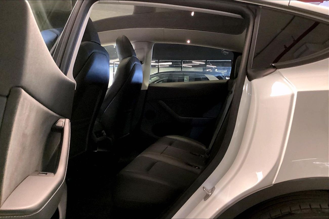 تسلا موديل Y Long Range (Dual Motor) | National Day Celebration | شامل الضمان | 0 ﺪﻔﻋﺓ ﺃﻮﻟﻯ