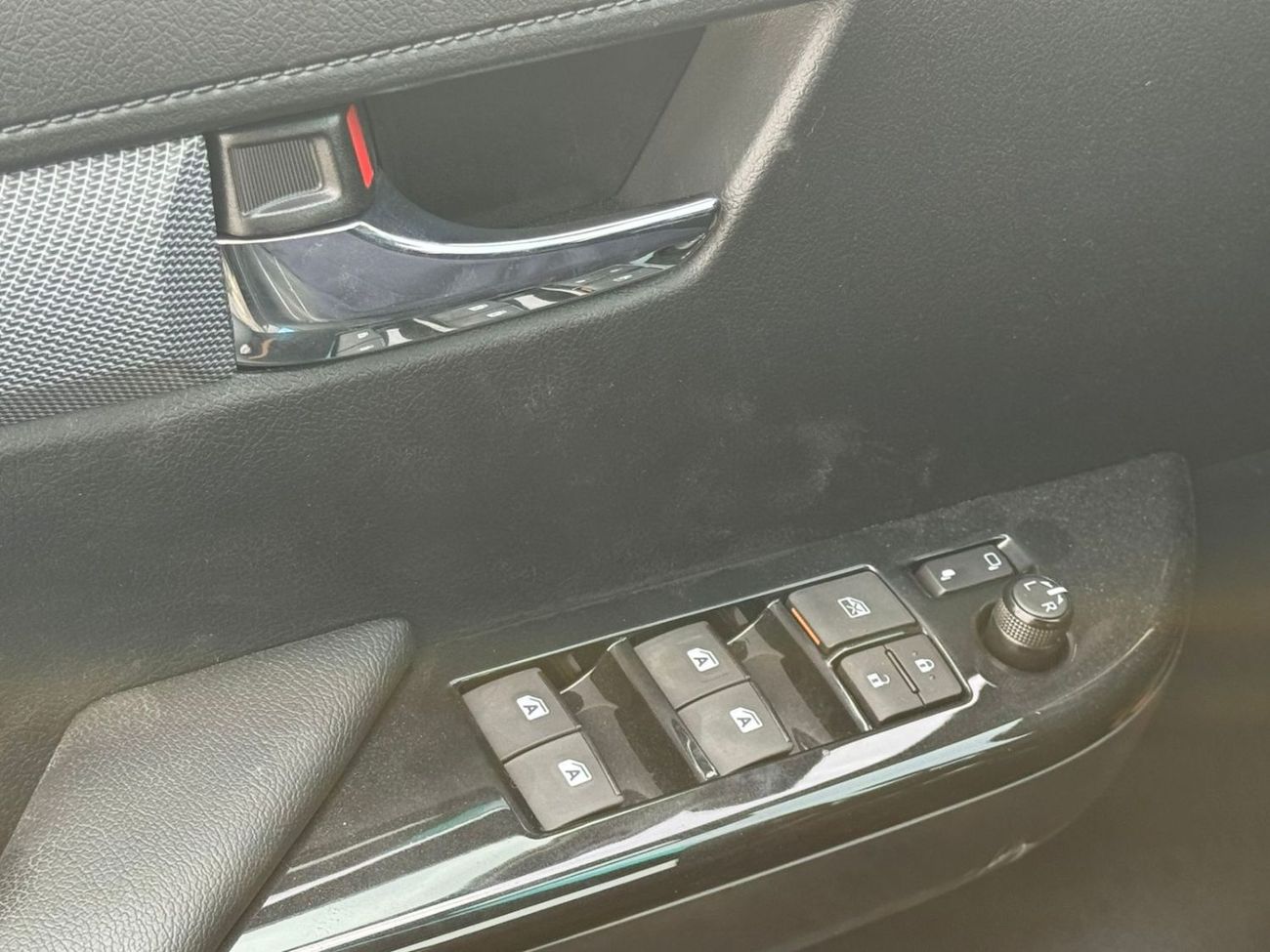 تويوتا هيلوكس GR Sport 4.0L