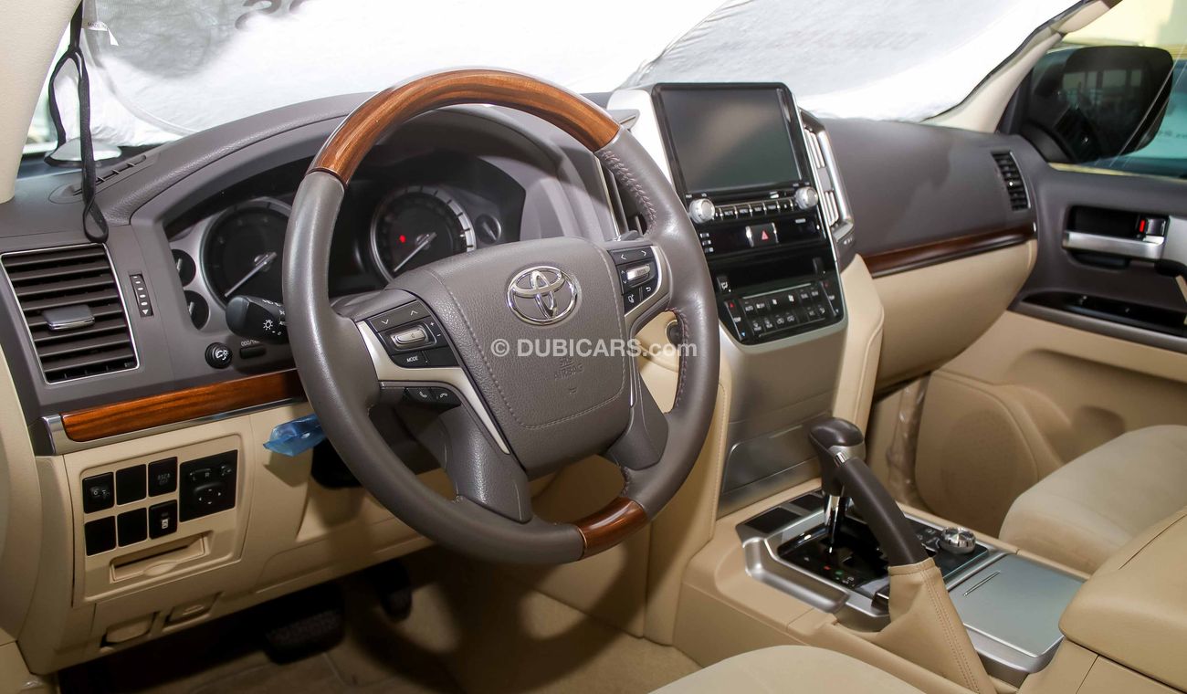 Toyota Land Cruiser VXR 5.7 V8