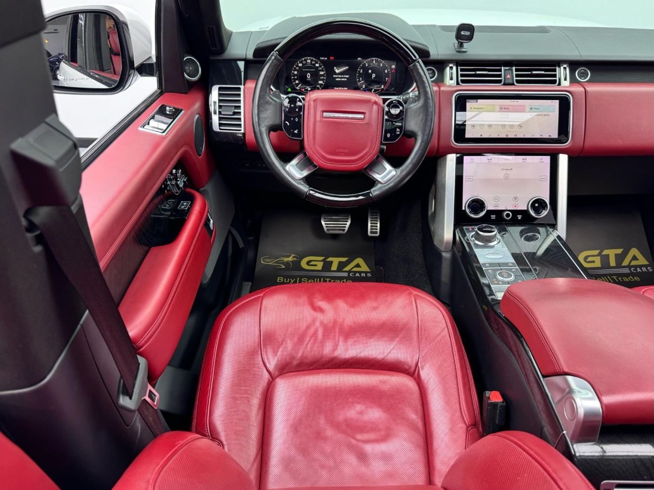 Land Rover Range Rover Vogue SE 5.0L 2018 Range Rover Vogue SE Supercharged V8, Full Service History, GCC