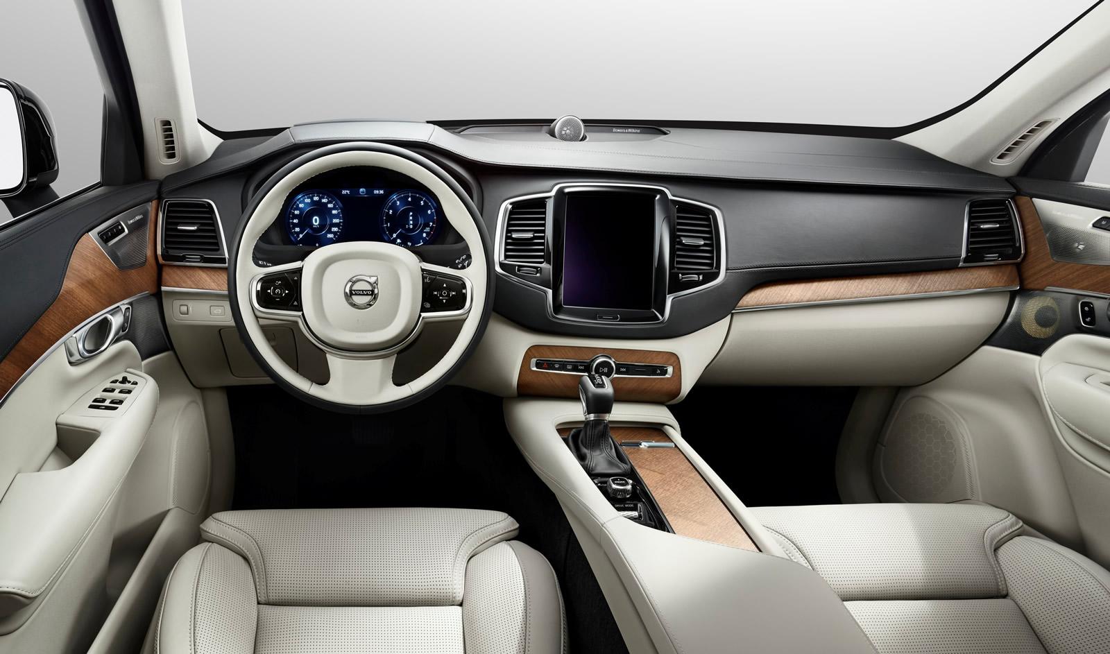 فولفو XC 90 interior - Cockpit