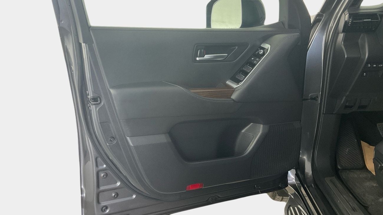 تويوتا لاند كروزر GXR | شامل الضمان | 0 ﺪﻔﻋﺓ ﺃﻮﻟﻯ