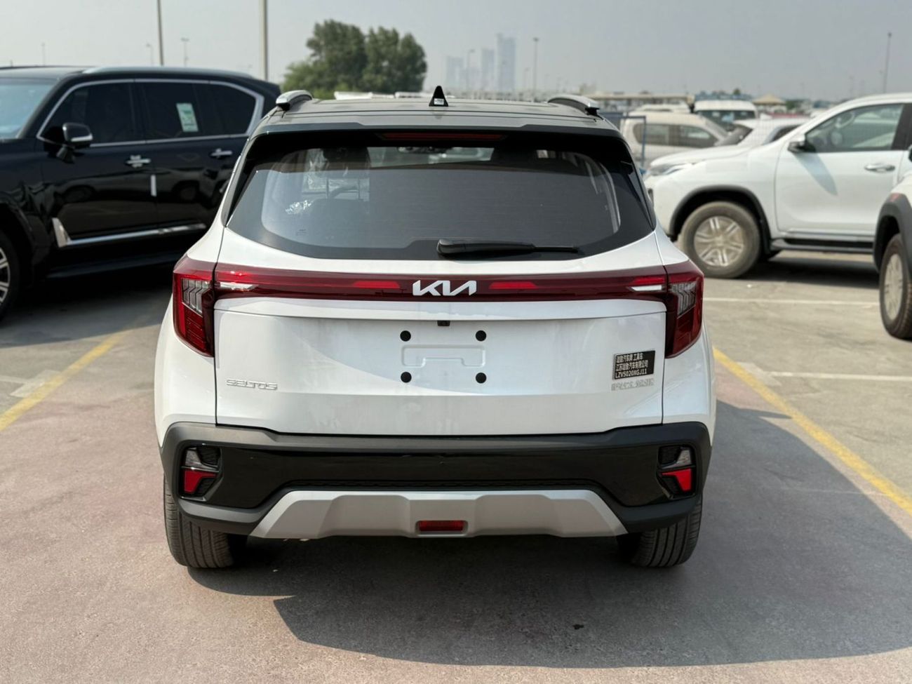 Kia Seltos KIA SELTOS 1.5L CHINESE SPECS FULL OPTION WITH BLACK ROOF