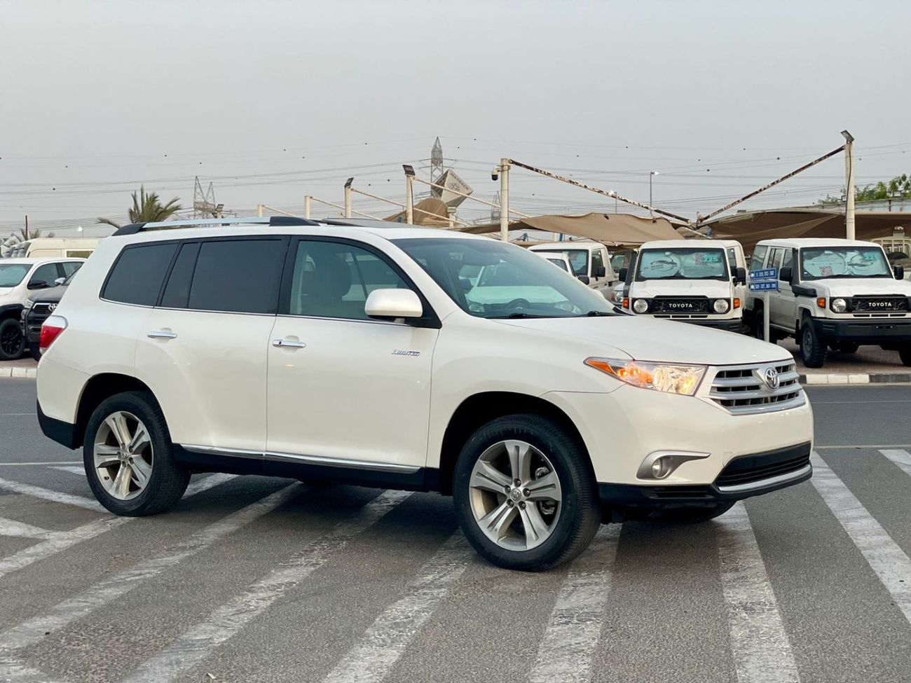 Toyota Highlander 2012 Toyota Highlander Limited Edition Full Option - Sunroof Push Start - 3.5L V6 AWD 4x4 - Full 7 S