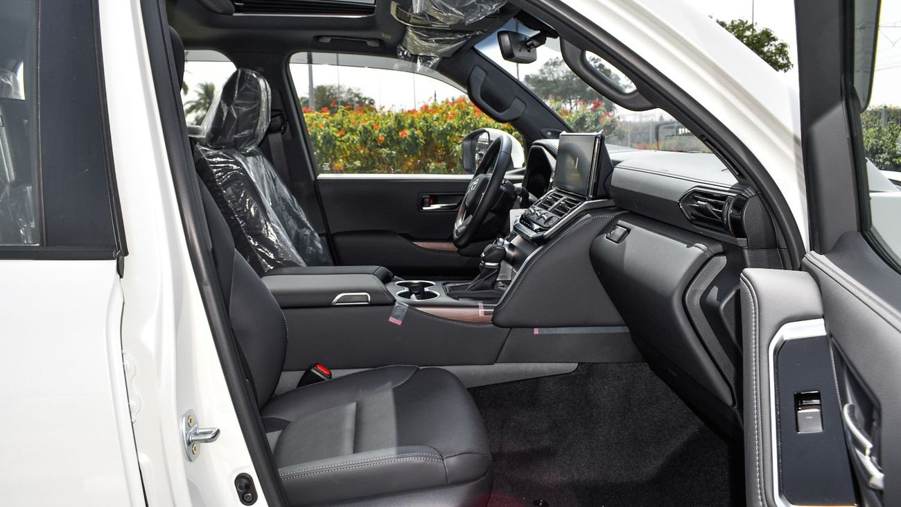 تويوتا لاند كروزر ECT0071 - Toyota Land Cruiser 300 GXR - 3.5L Petrol - White/Black