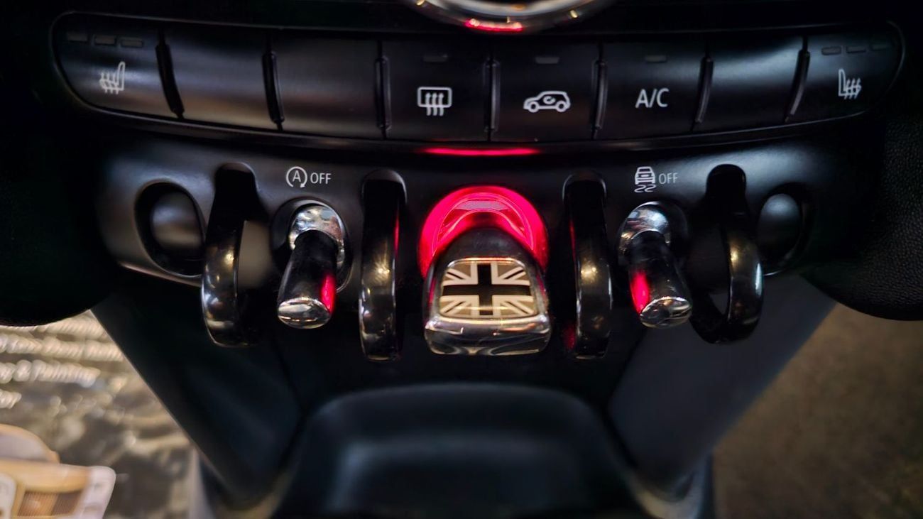 ميني كوبر Std 1.5L (5 Seater)