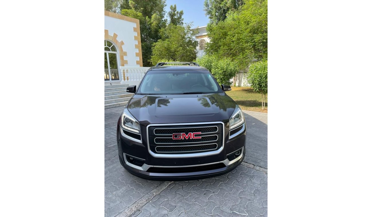 Used GMC Acadia Denali Very good condition 2015 for sale in Dubai 542036