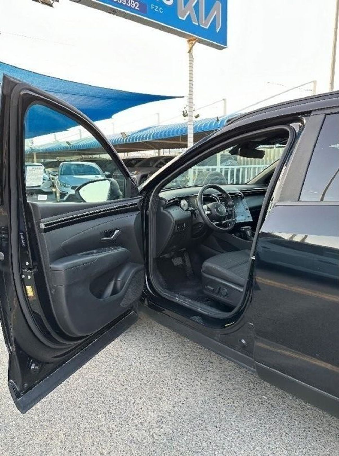 Hyundai Santa Cruz the car is in perfect condition, 2022 with an engine capacity of 2.5 turbocharged 4wd with a mileage