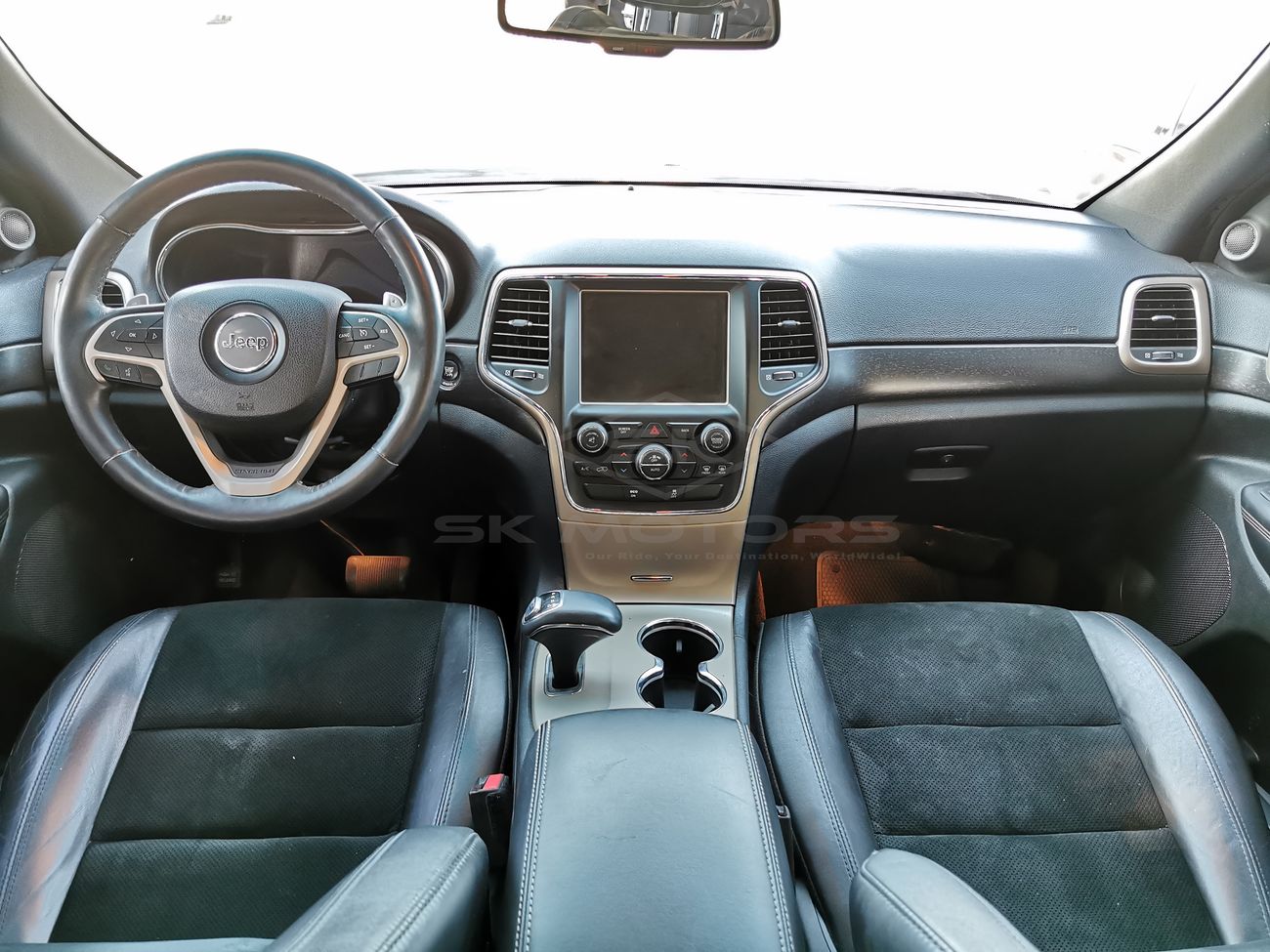 جيب جراند شيروكي 3.6L, 20" Rims, DRL LED Headlights, Front & Rear A/C, Driver Power Seat, Leather Seats (LOT # 269)