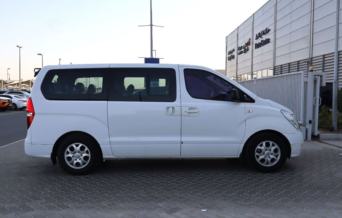 هيونداي H1 ستاريكس Hyundai H1 12-Seater Passenger Van 2016