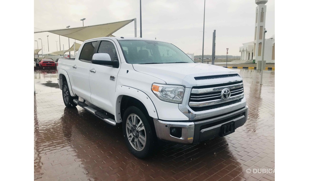 Toyota Tundra سياره نظيفه جدا بحاله ممتازه ضمان شاسيه جير ماكينه بيها قطعتين صبغ تجميلى