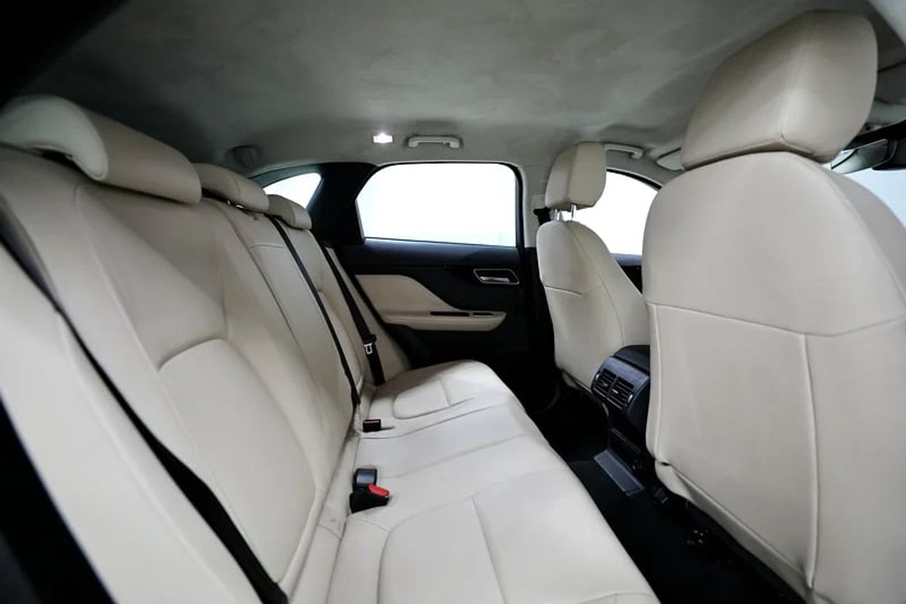 جاكوار F بيس GCC | 1,400 Monthy | Free Insurance + Registration | Warranty Till | Ref#A395886