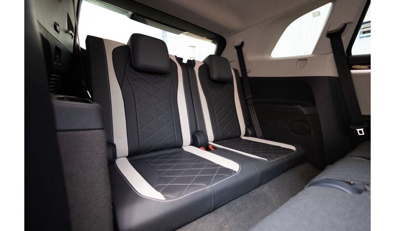 فولكس واجن ID.6 Volkswagen ID.6 Crozz Pro 2022 Chinese Spec under Warranty with Flexible Down-Payment.