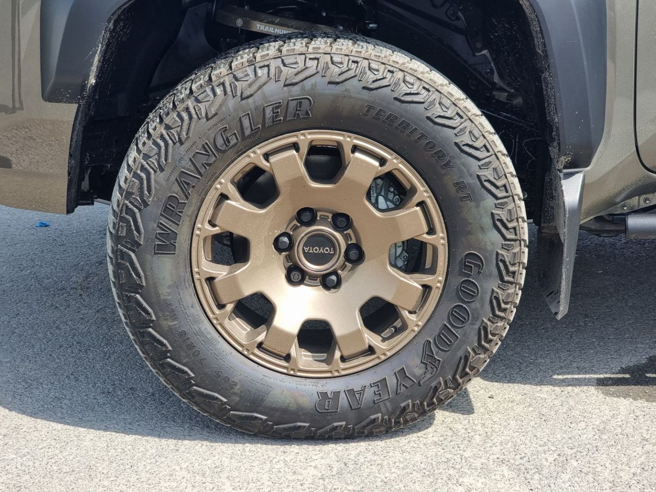 Toyota Tacoma TrailHunter Brand New * Export Price *