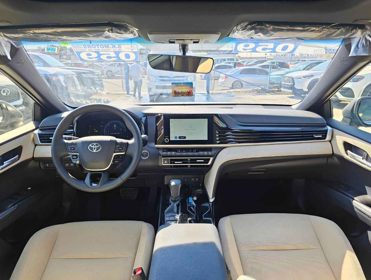 تويوتا كامري LE / 2.5L V4 HYBRID / DRIVER PWR SEAT / PANORAMIC ROOF (CODE # LE)