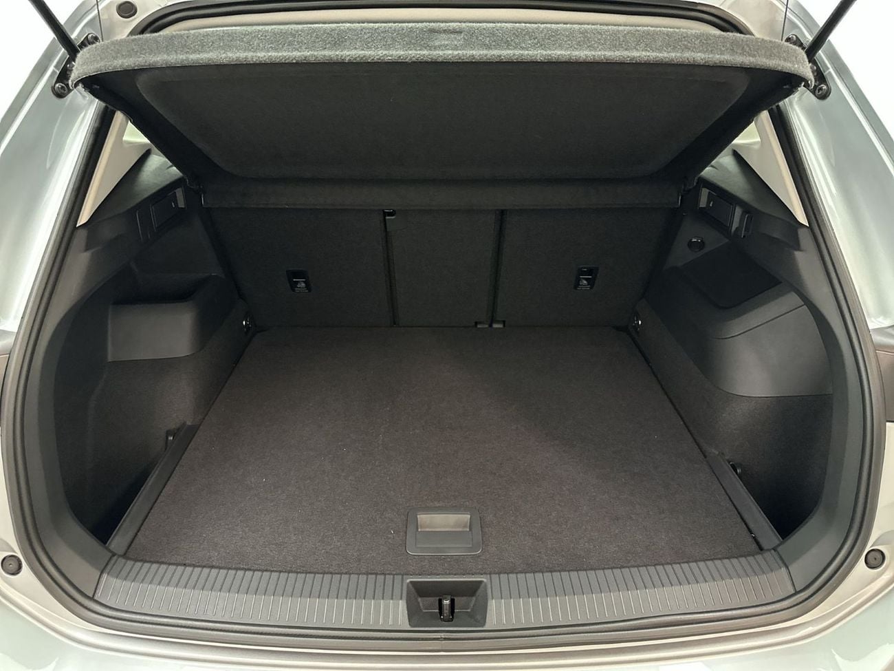 فولكس واجن تيجوان لايف تيجوان لايف مع كاميرا الرؤية الخلفية 1.4 لتر | أبل كاربلاي وأندرويد أوتو | راحة يومية | مساعد الركن 