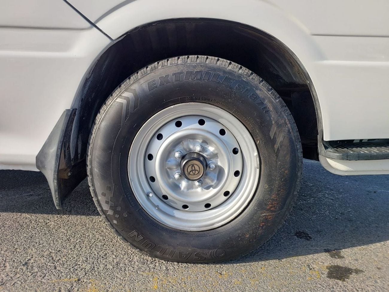 تويوتا هاياس TOYOTA HIACE COMMUTER VAN RHD 2003 MODEL 3.0 L DIESEL MANUAL(PM15151)