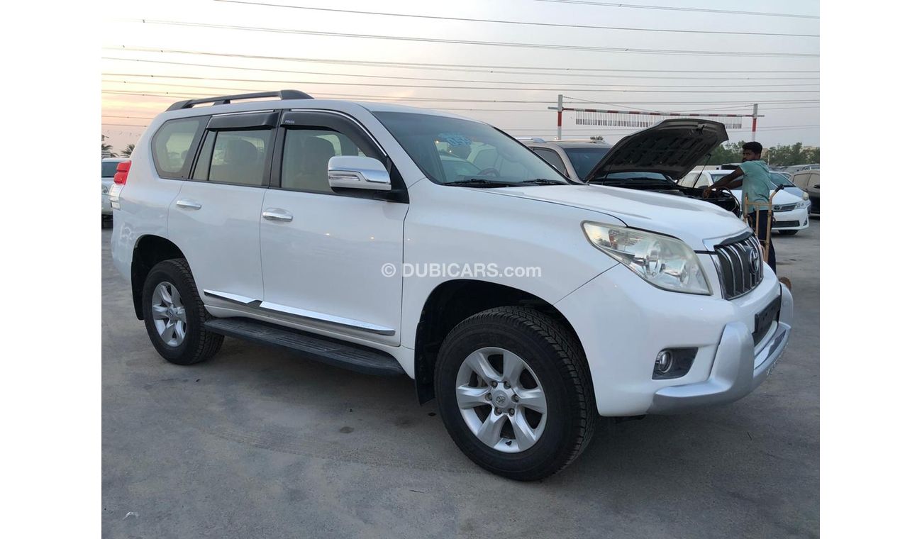 Toyota Prado 4000 CC Petrol, DVD, Headrest DVD's, Push Start Button, LOT-33026